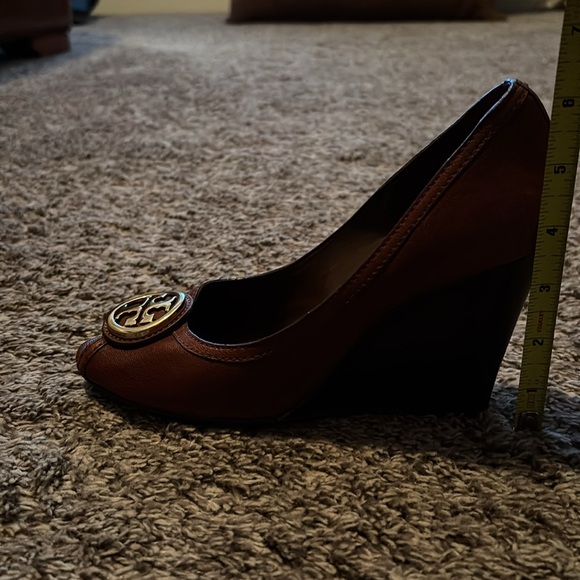 Tory Burch Brown Peep-Toe Women's Shoes - Picture 3 of 3